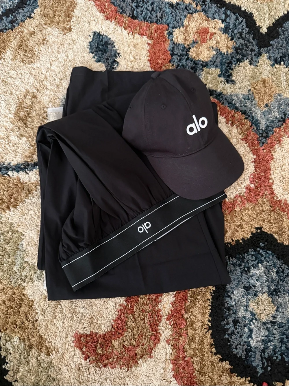 ALO Black Straight Pant with Baseball Cap Set. Pant size XS.